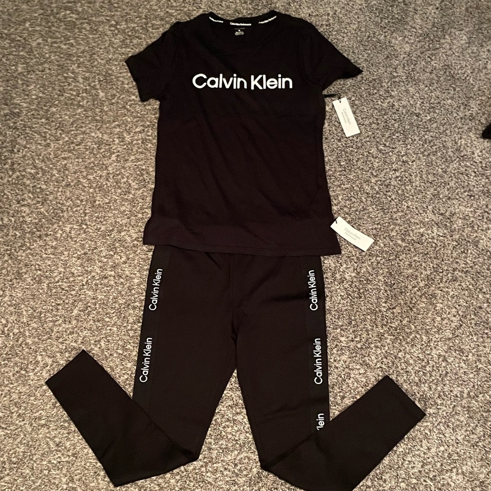 Women's CALVIN KLEIN Performance Outfit